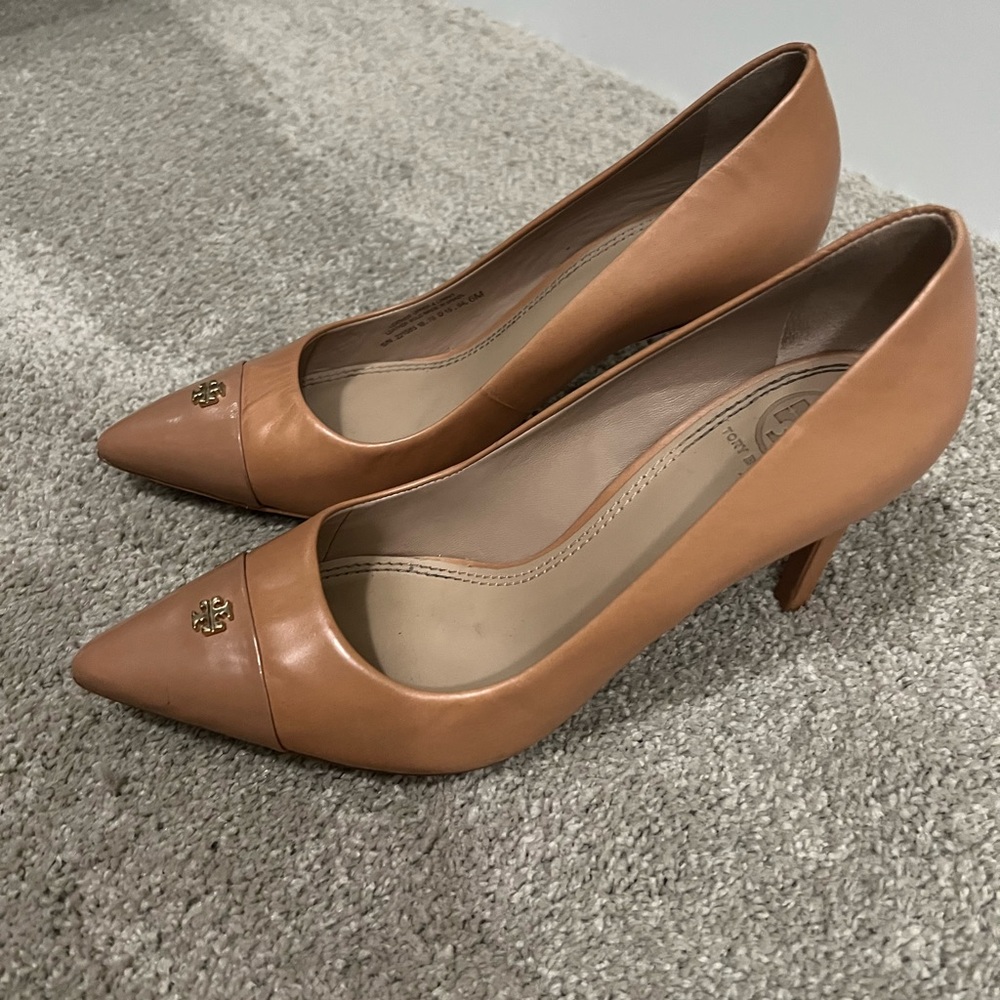 Tory Burch tan pump heel size 6.5